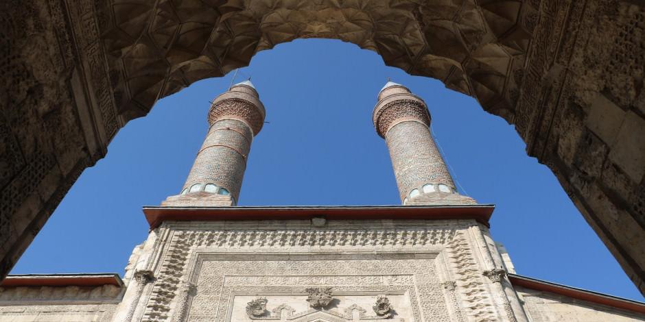 İlhanlı valisi, Selçuklu sultanı ile böyle boy ölçüştü