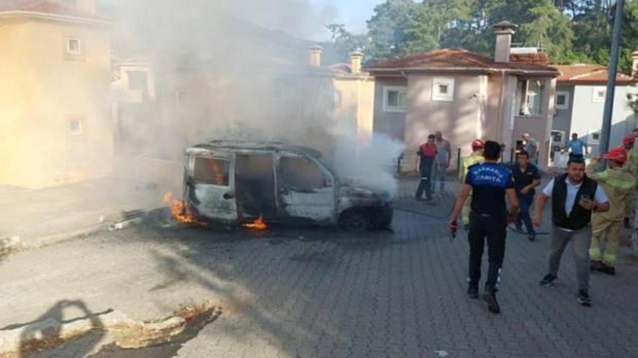 Sinirlenince gözü döndü: Araçlarını ve evini ateşe verdi