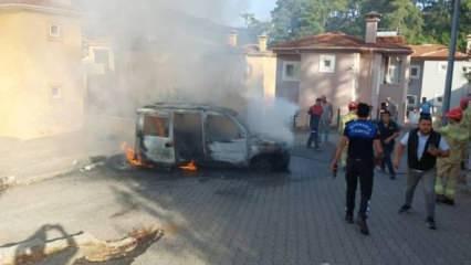 Sinirlenince gözü döndü: Araçlarını ve evini ateşe verdi