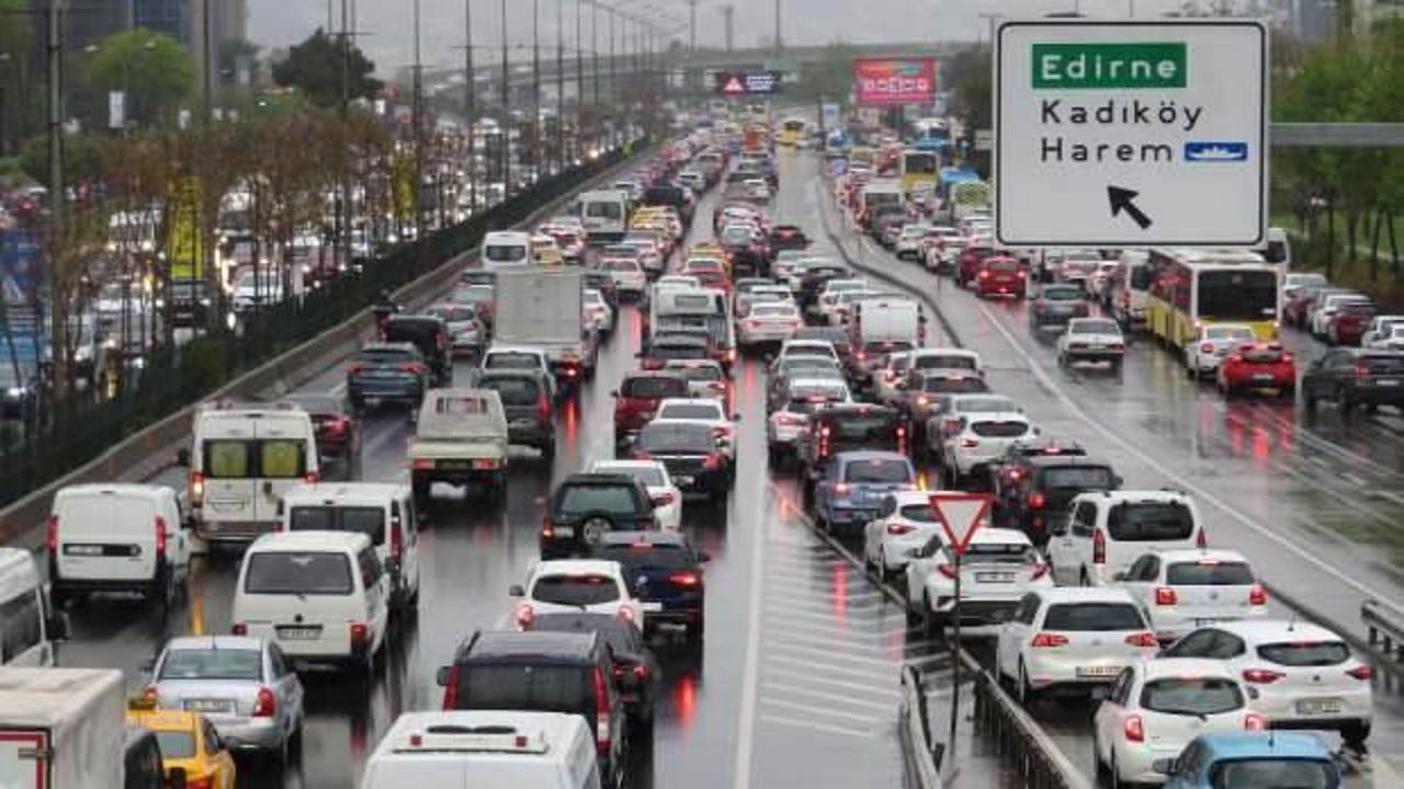 Trafikteki taşıt sayısı 176 bin 662 arttı