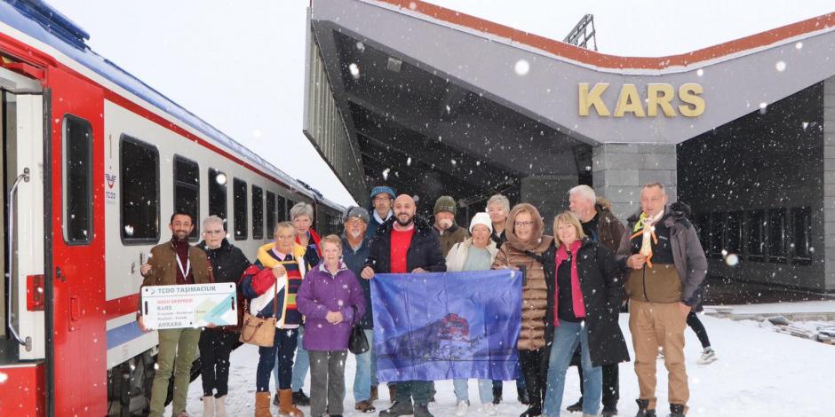 Turistler 25 saatlik Doğu Ekspresi yolculuğuna hayran kaldı